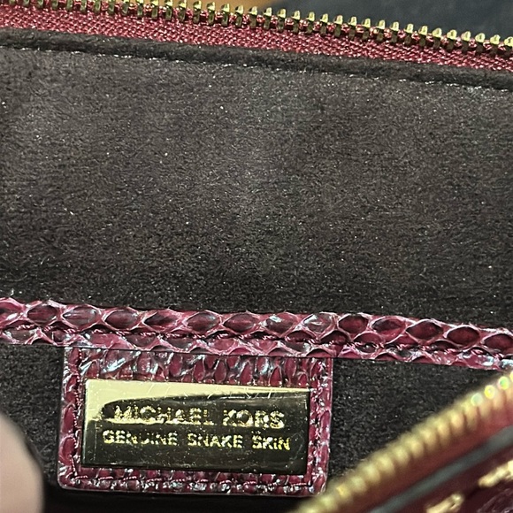 Authentic MICHAEL Michael Kors Genuine Snakeskin Clutch/Wristlet, EUC - Picture 11 of 16